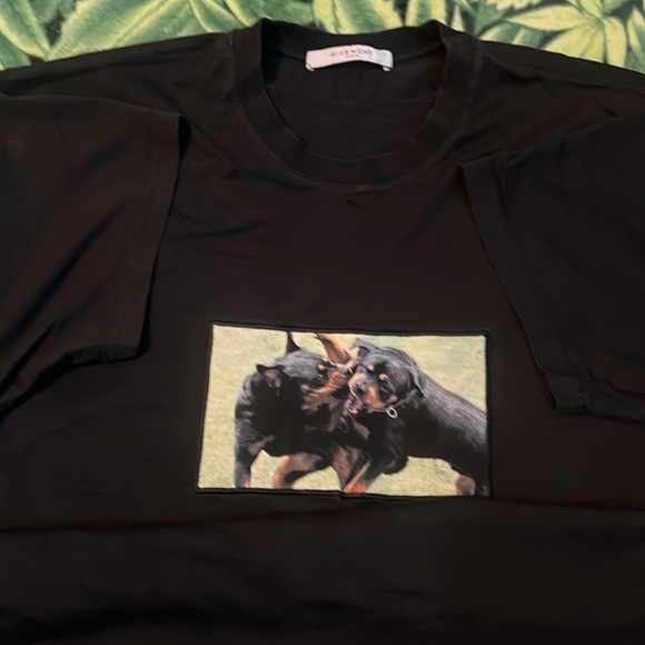 GiVENCHY Rottweiler shirt 🐾🐶 - Picture 5 of 7